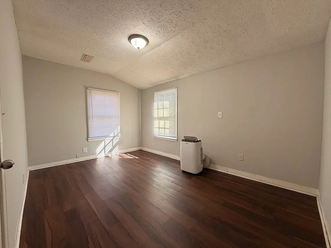 3 bed, 1344 sqft, $1,050 — Photo 3