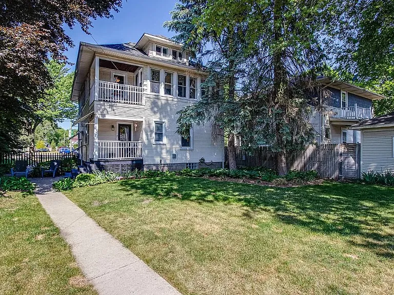 756 Stocking Ave NW — Photo 2