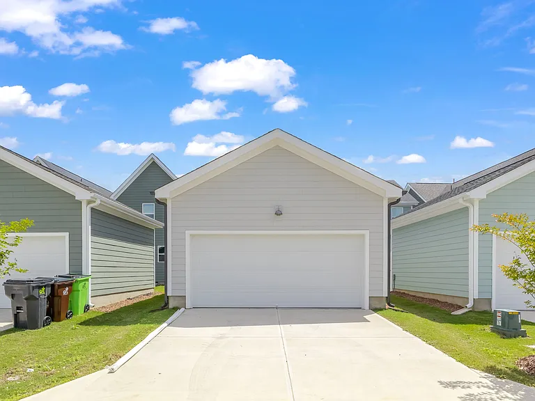 6403 Taylor Rd — Photo 36