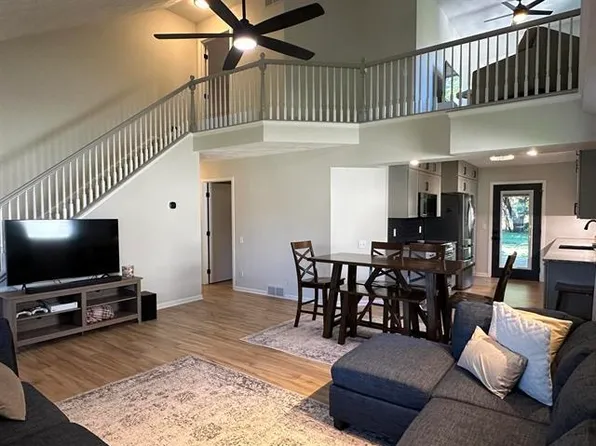 1155 Prairie Ave, Janesville, WI 53545