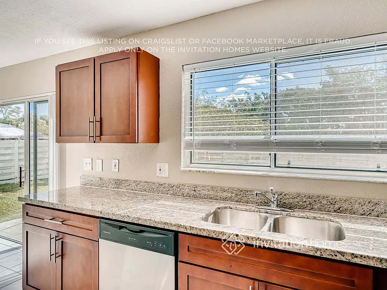 13776 SW 145th Ter — Photo 5