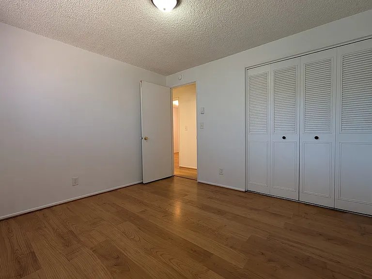 1320 Candlelight Dr — Photo 17