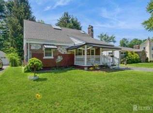 571 Greenbrook Rd, North Plainfield, NJ 07063