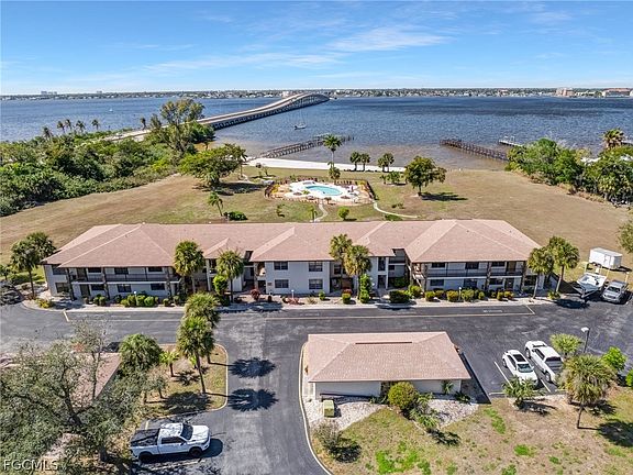 5th image of 12498 Riverside Dr APT 205