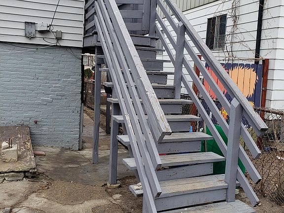 Steps to entrance of unit.