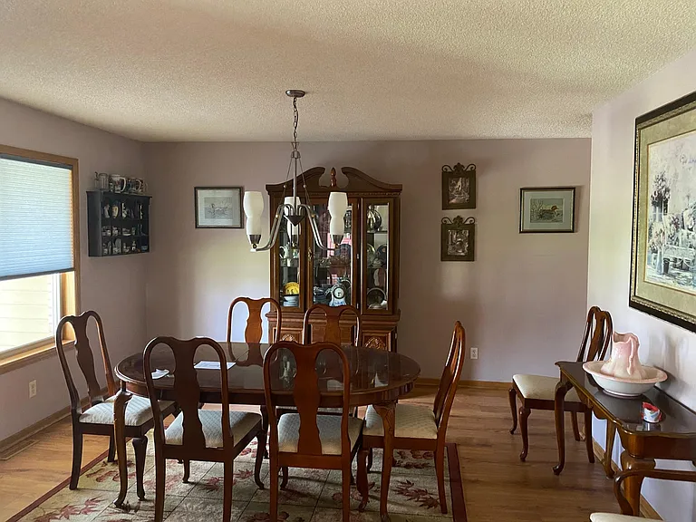 675 Clarence Ave — Photo 7