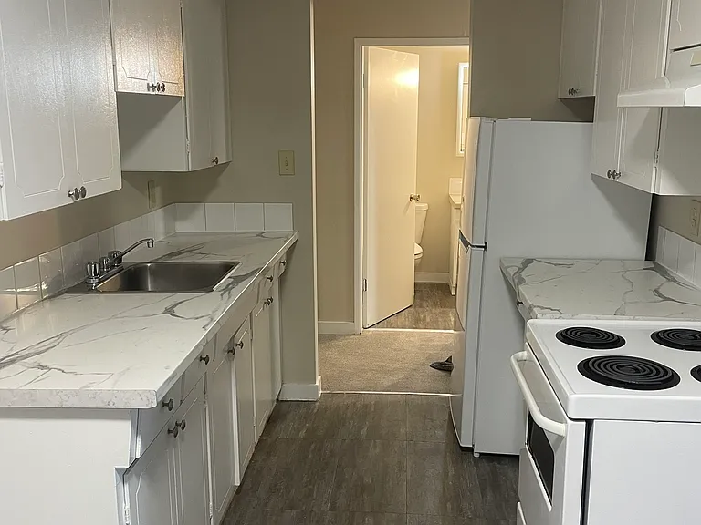 430 Ash St — Photo 1