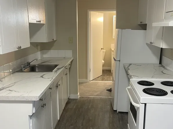 430 Ash St #1, New Westminster, BC V3M 3M9