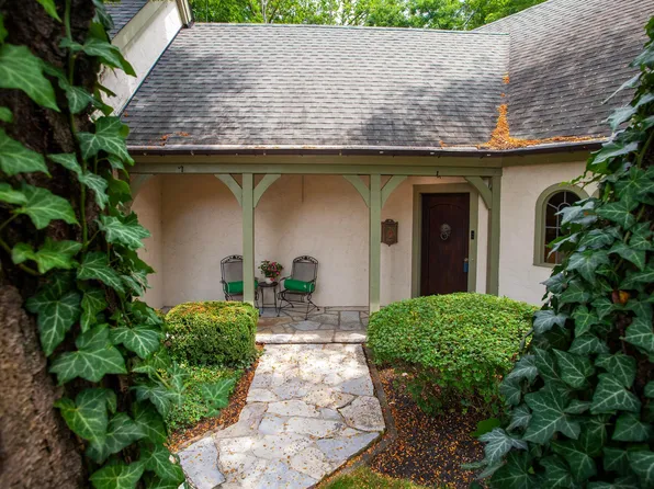 8136 Blind Brook Ct, Columbus, OH 43235
