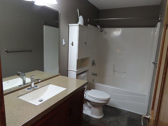 5th image of 507 Oak St