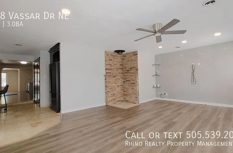 808 Vassar Dr NE — Photo 8