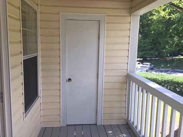 105 Kingsbury Dr #105