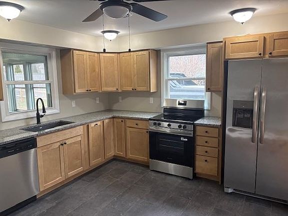 3rd image of 8 Belmont Ave Extension