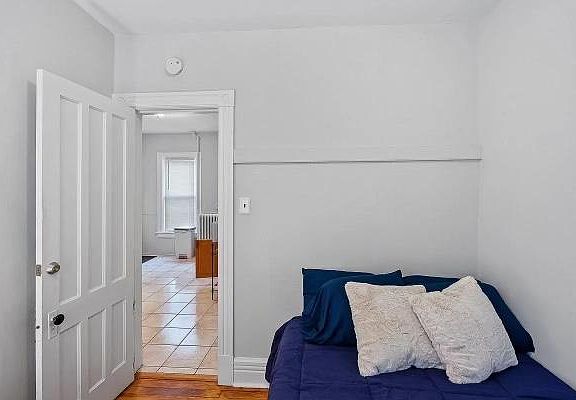 4th image of 499 Yates St #A