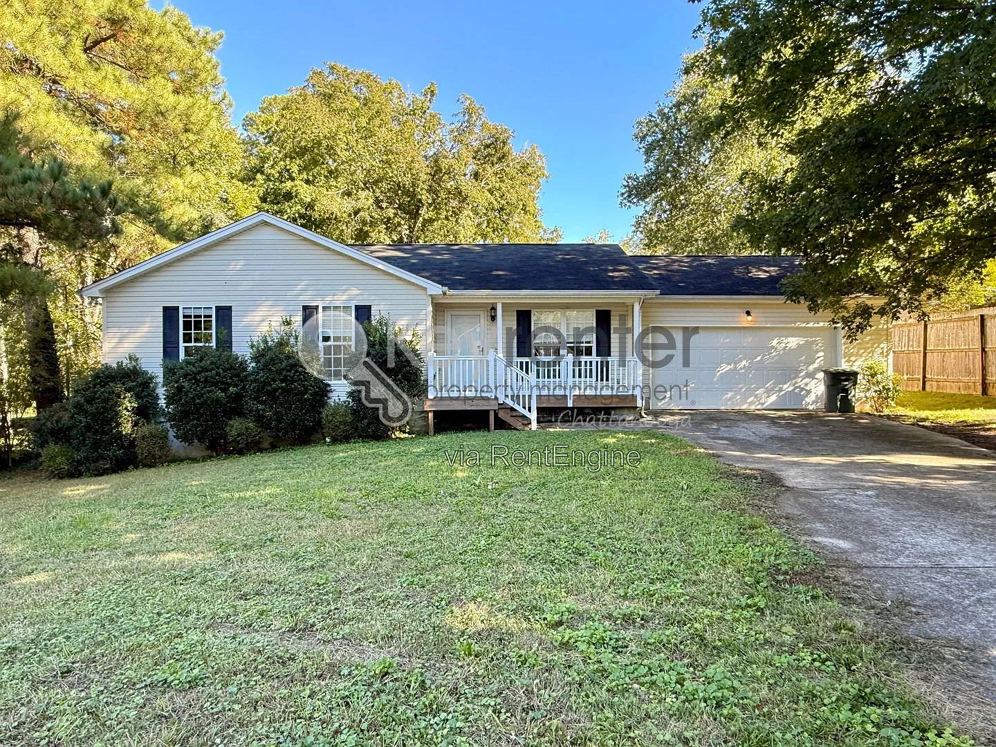 3 bed, 1.5 bath, 1374 sqft, $1,675 — Photo 1