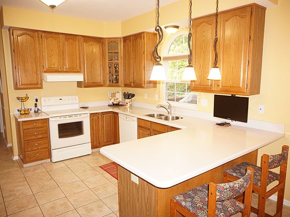 2nd image of 29 Westwoods Blvd