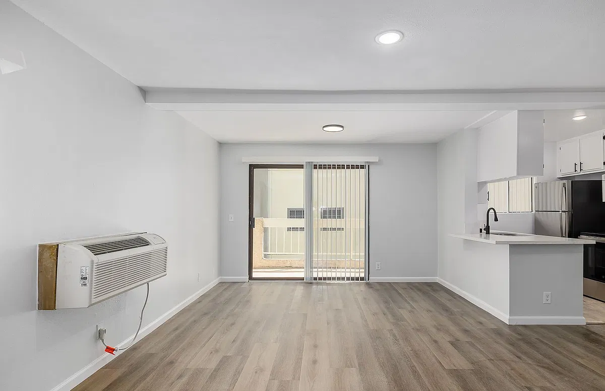 Floor plan 305