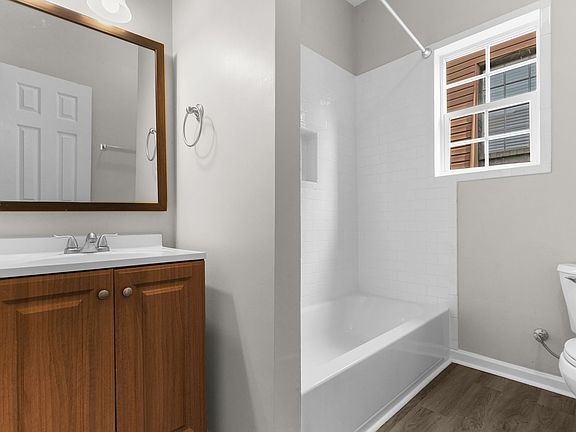 2nd image of 1600 14th Ave S #1640
