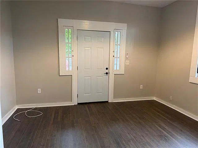 2 bed, 1.0 bath, 1474 sqft, $1,300 — Photo 4