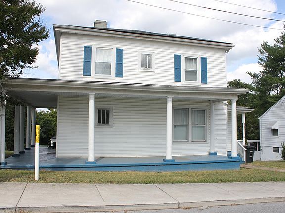 3rd image of 72 Jackson St