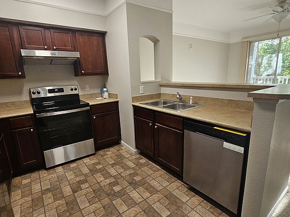 5th image of 2801 Chancellorsville Dr APT 1306