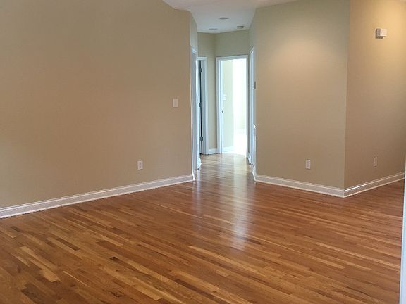 2nd image of 3356 Fair Oaks Cir