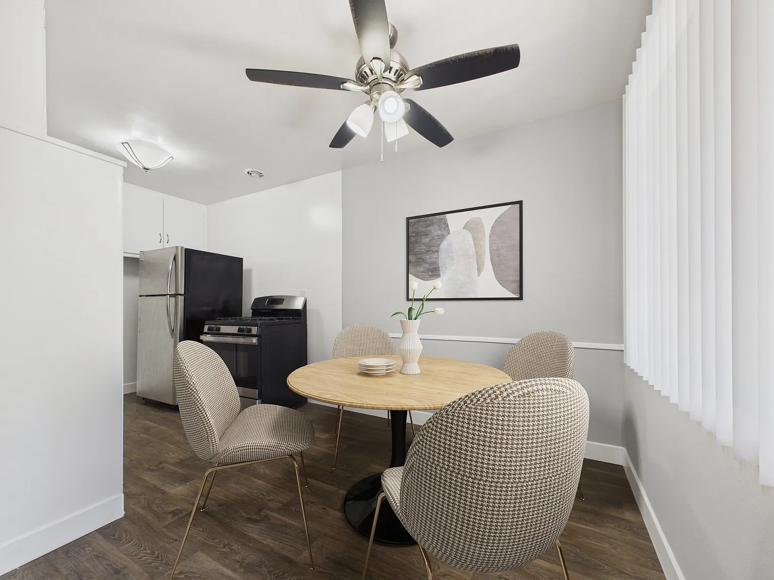 Overland Avenue Apartments — Photo 2