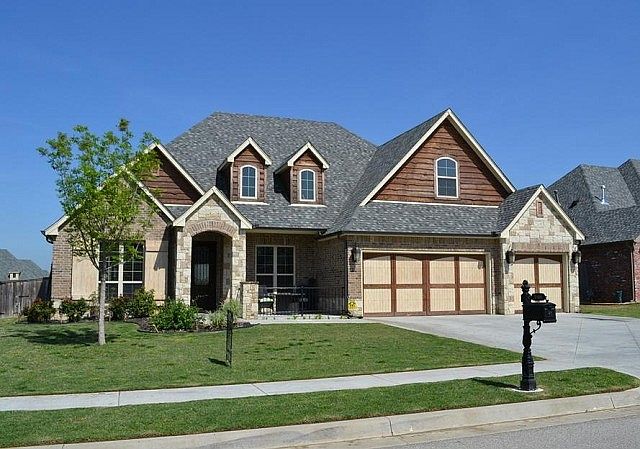 Fabulous 5 Bedroom in Gated Neighborhood