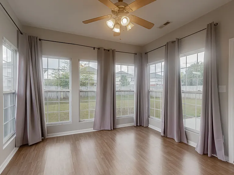 125 Cloverwood Dr SW — Photo 6