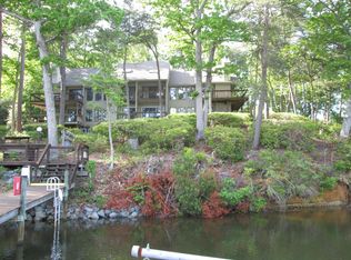 98 Villa Ridge Dr, Hartfield, VA 23071