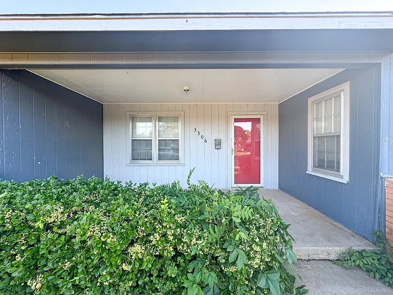 3306 36th St — Photo 2
