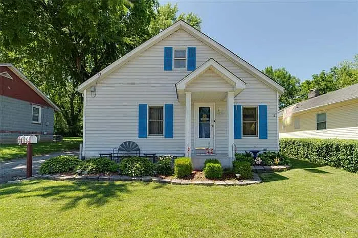 815 Cornell Ave — Photo 2