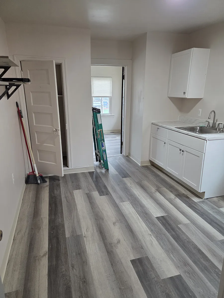 Building Photo - 139 Summit Ave #6