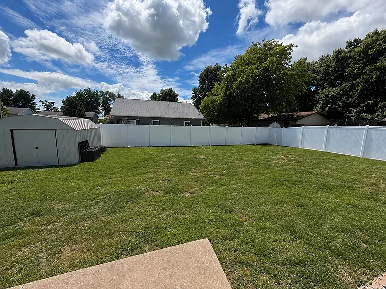 310 E Baker St — Photo 2