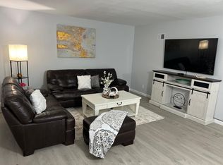 3117 Ringer Rd, Saint Louis, MO 63125