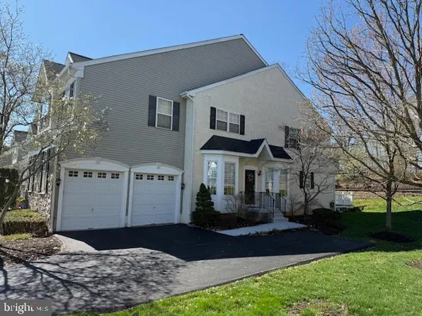 24 Longview Ln, Newtown Square, PA 19073