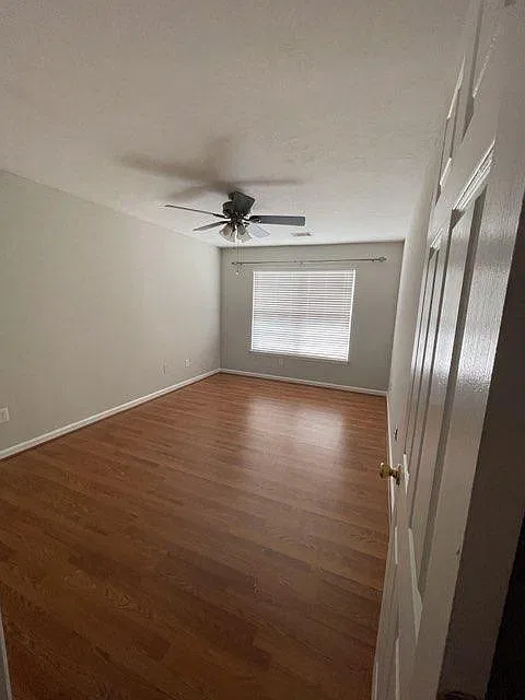 3 bed, 2.5 bath, 2050 sqft, $1,750 — Photo 4