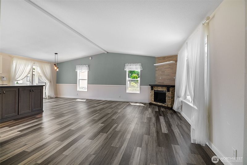 3rd image of 14727 43rd Avenue NE #98