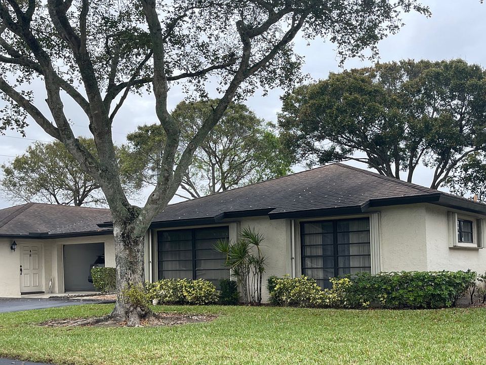 2nd image of 4926 Equestrian Cir