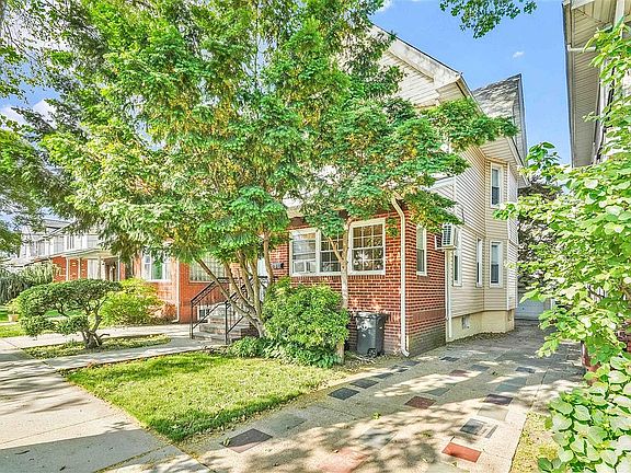 4th image of 8529 123rd St