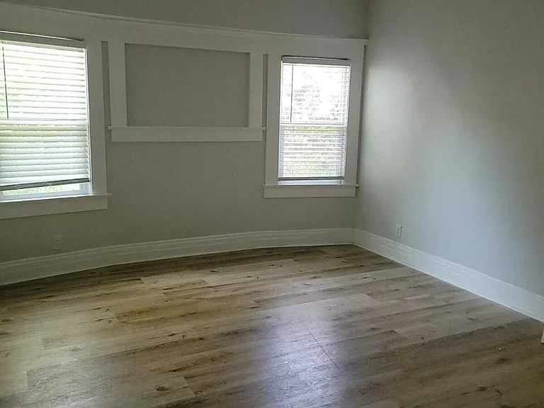 2926 Halldale Ave — Photo 16