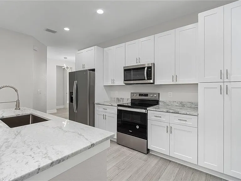 26221 Sandhill Blvd — Photo 3