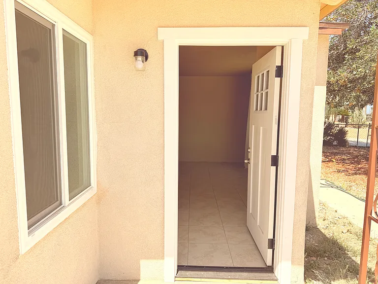16348 Taylor Ave — Photo 2