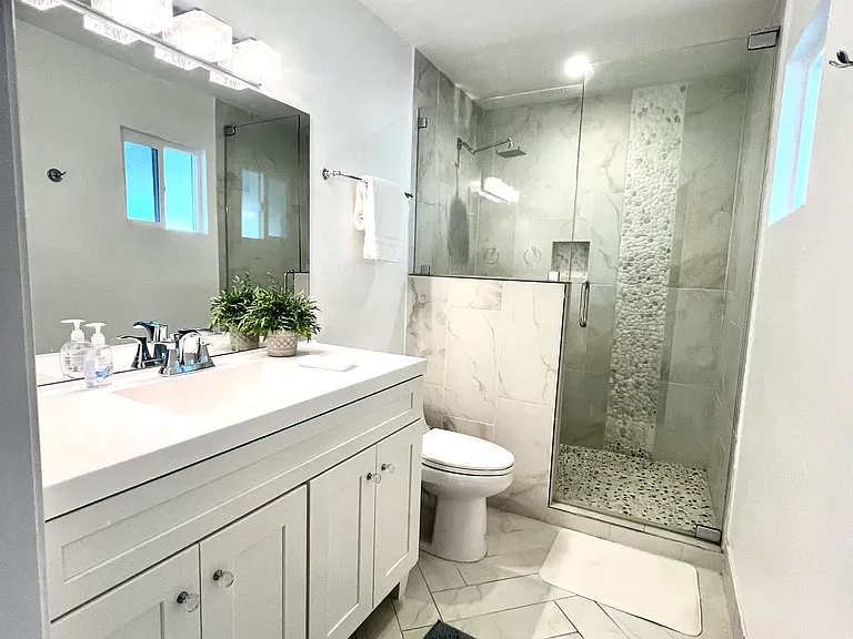 8201 E Mitchell Dr — Photo 25