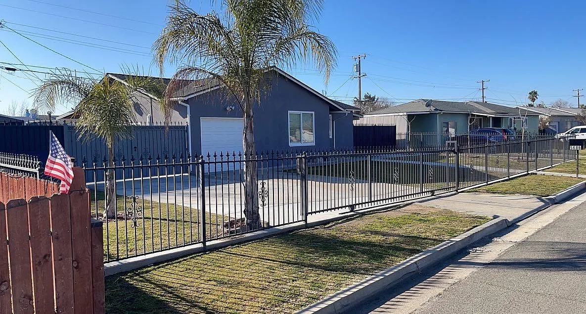 5686 E Buckingham Way photo 1