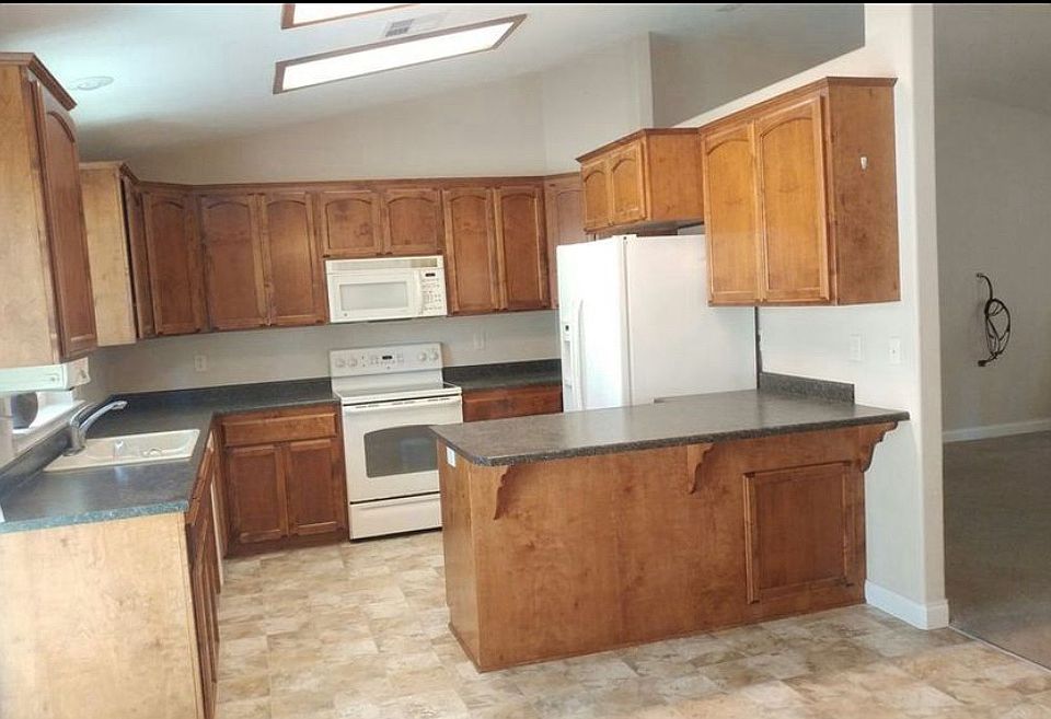 2nd image of 17526 Fisher Rd