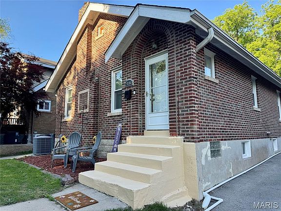 5th image of 2480 Hartland Ave