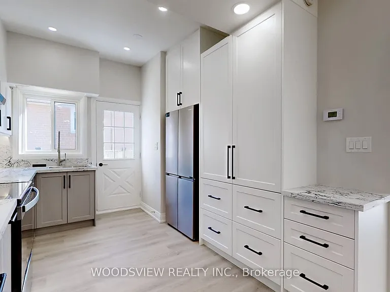 56 Niantic Cres #MAIN — Photo 3
