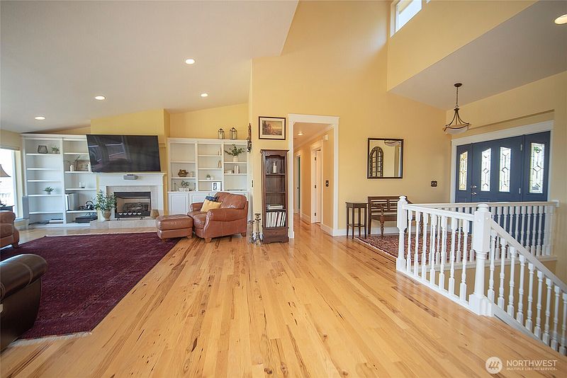 5th image of 1677 Dodge Road