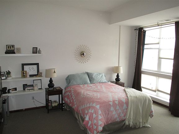 5th image of 2650 University Ave W APT 319